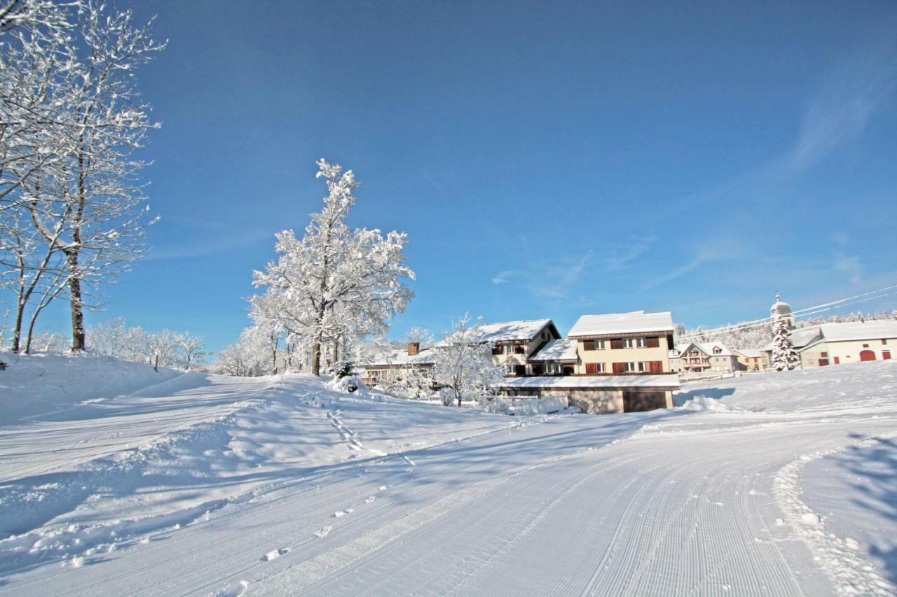Village De Vacances Les Chevreuils Bellefontaine  Eksteriør billede