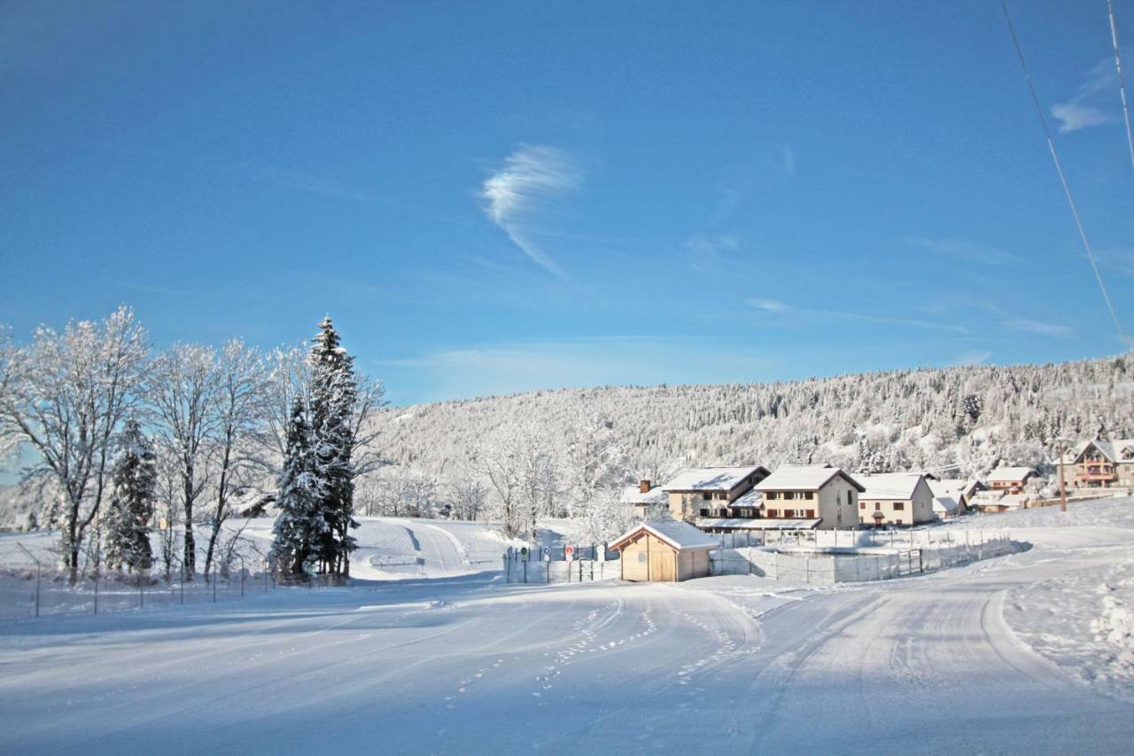 Village De Vacances Les Chevreuils Bellefontaine  Eksteriør billede